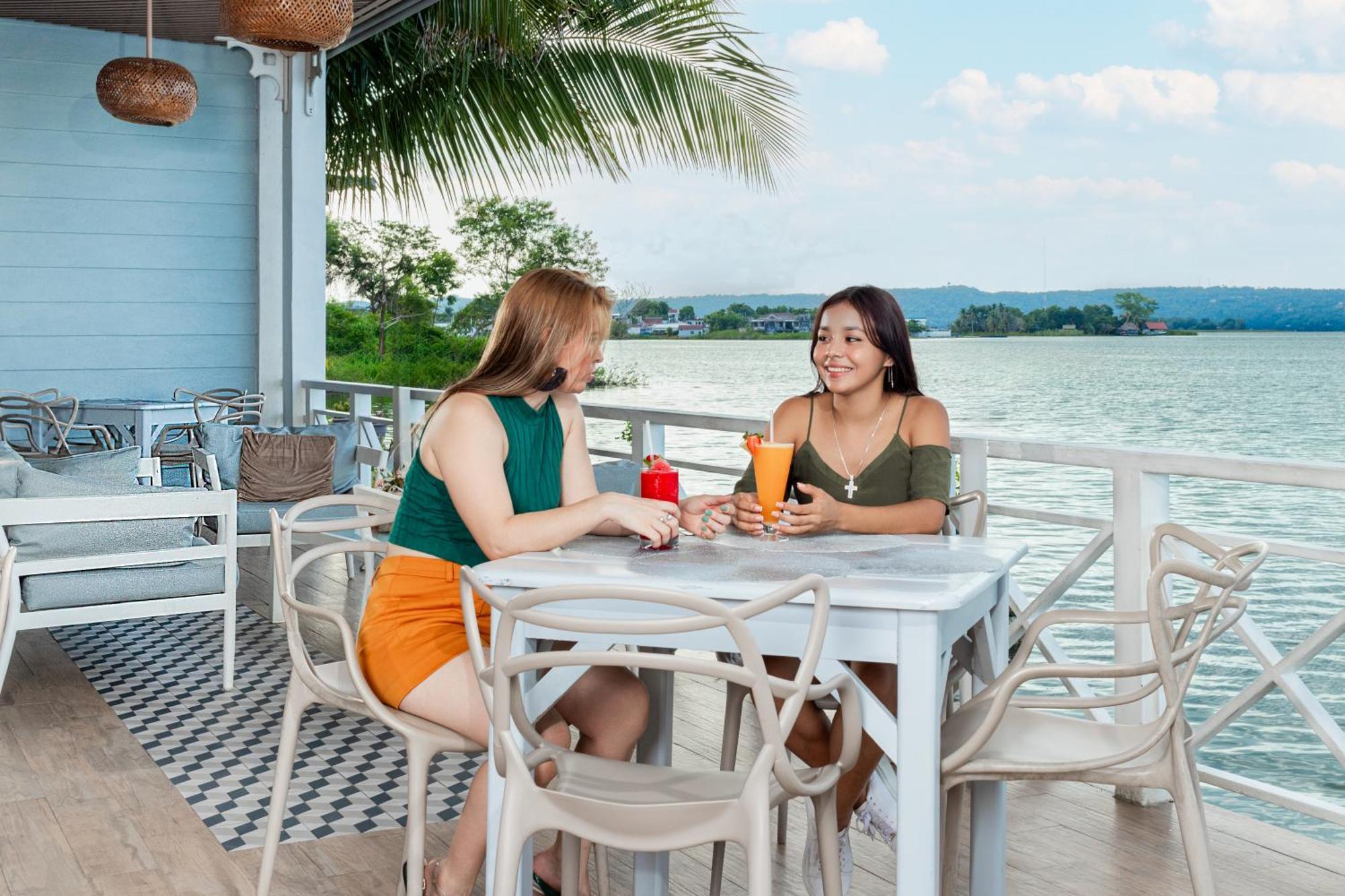 Hotel Casona Del Lago فلوريس المظهر الخارجي الصورة