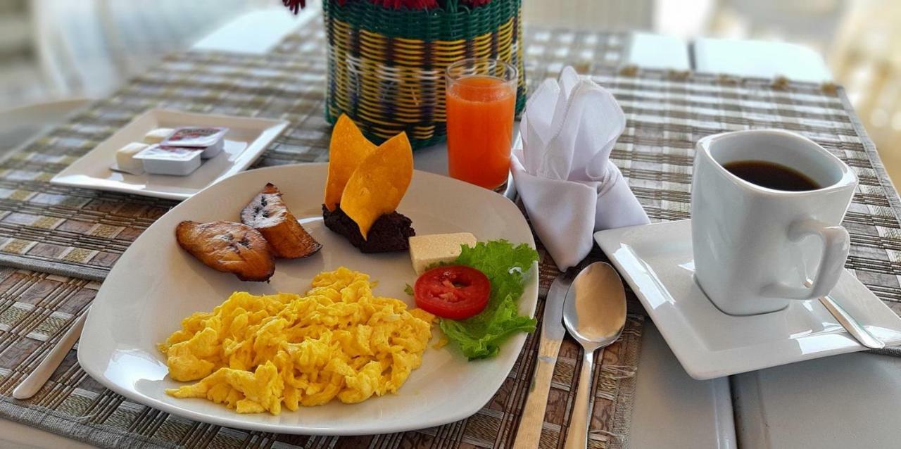 Hotel Casona Del Lago فلوريس المظهر الخارجي الصورة